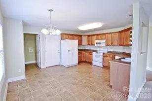 1491 Mayfair Dr, Conover, NC 28613 - Photo 4
