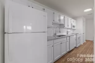 6203 Rosecroft Dr, Charlotte, NC 28215 - Photo 6