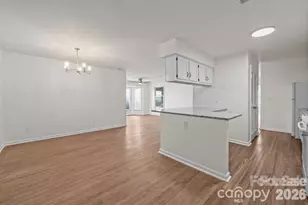 6203 Rosecroft Dr, Charlotte, NC 28215 - Photo 8
