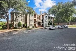 6203 Rosecroft Dr, Charlotte, NC 28215 - Photo 1