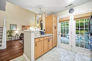 10631 Sleigh Bell Ln, Charlotte, NC 28216 - Photo 4