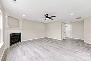 8207 Belmont Stables Dr, Charlotte, NC 28216 - Photo 12