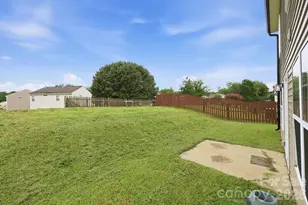 8207 Belmont Stables Dr, Charlotte, NC 28216 - Photo 34