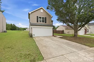 8207 Belmont Stables Dr, Charlotte, NC 28216 - Photo 2
