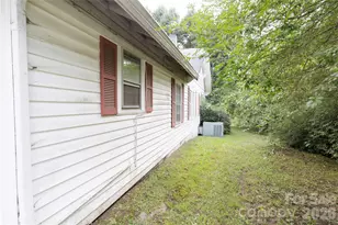 329 Finley Ave NW, Lenoir, NC 28645 - Photo 24
