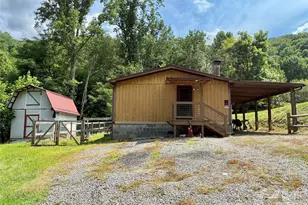 433 Little Cove Rd, Waynesville, NC 28786 - Photo 4