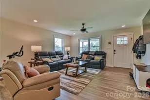 33 Ben Lippen Rd, Asheville, NC 28806 - Photo 4