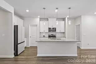 186 Guardian Gate Dr, Mooresville, NC 28115 - Photo 2