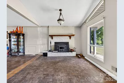 1064 Knollwood Road, Boiling Springs, SC 29316 - Photo 8