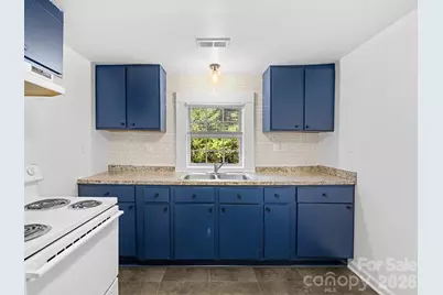 532 E Iredell Avenue, Mooresville, NC 28115 - Photo 16