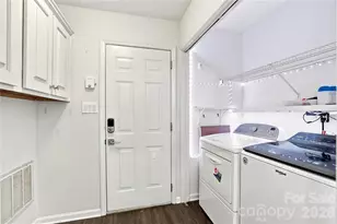 9101 E Orchard Ln, Charlotte, NC 28210 - Photo 22