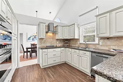 9101 E Orchard Lane, Charlotte, NC 28210 - Photo 2
