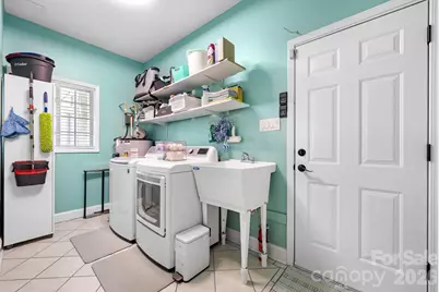 1360 Sweet Briar Lane, Hickory, NC 28602 - Photo 20