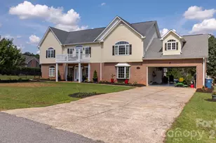 1360 Sweetbriar Ln, Hickory, NC 28602 - Photo 38