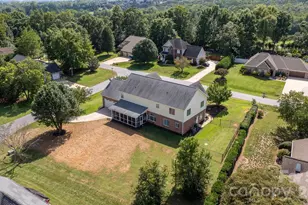 1360 Sweetbriar Ln, Hickory, NC 28602 - Photo 48