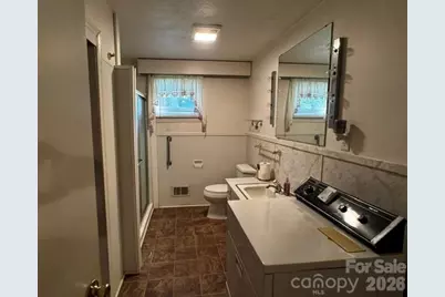 529 10th Street Place NW, Hickory, NC 28601 - Photo 18