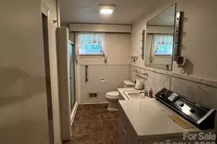 529 10th St Pl NW, Hickory, NC 28601 - Photo 18