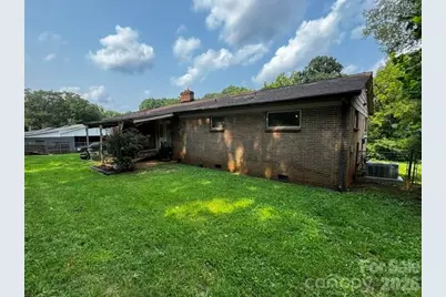 529 10th Street Place NW, Hickory, NC 28601 - Photo 4