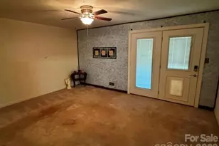 529 10th St Pl NW, Hickory, NC 28601 - Photo 16