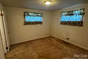529 10th St Pl NW, Hickory, NC 28601 - Photo 20