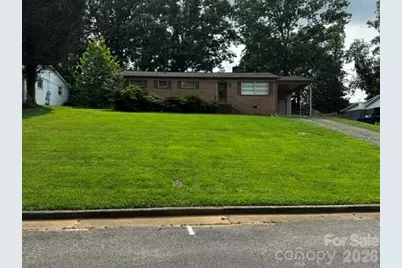 529 10th Street Place NW, Hickory, NC 28601 - Photo 2