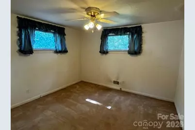 529 10th Street Place NW, Hickory, NC 28601 - Photo 22