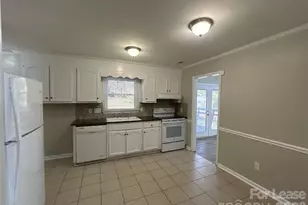 7409 Lockmont Dr, Charlotte, NC 28212 - Photo 6