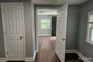 3010 Capitol Dr, Charlotte, NC 28208 - Photo 10
