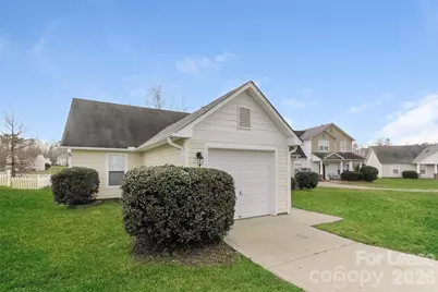 2117 Sebastiani Drive, Charlotte, NC 28214 - Photo 2