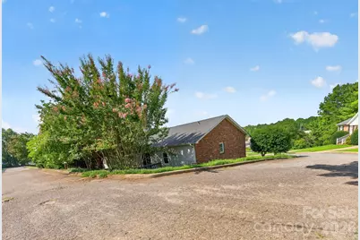 1326 Old Lenoir Road NW, Hickory, NC 28601 - Photo 6