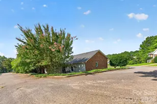 1326 Old Lenoir Rd NW, Hickory, NC 28601 - Photo 6