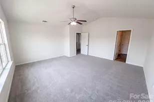 9833 Wardley Dr, Charlotte, NC 28215 - Photo 4