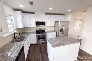 9833 Wardley Dr, Charlotte, NC 28215 - Photo 12