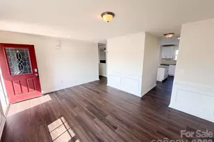 9833 Wardley Dr, Charlotte, NC 28215 - Photo 6