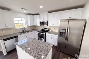 9833 Wardley Dr, Charlotte, NC 28215 - Photo 2