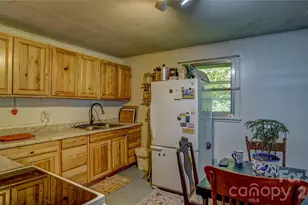 1213 Roaring Fork Rd, Mars Hill, NC 28754 - Photo 6