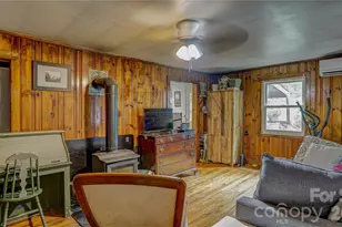 1213 Roaring Fork Rd, Mars Hill, NC 28754 - Photo 2
