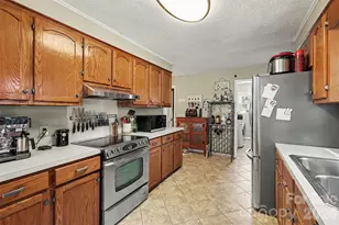 2318 Old Hickory Grove Rd, Mount Holly, NC 28120 - Photo 10