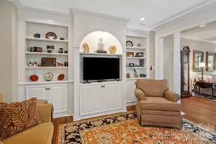 810 Cherokee Rd, Charlotte, NC 28207 - Photo 12