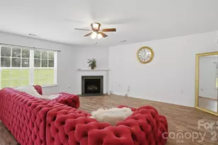4410 Austin Dekota Dr, Charlotte, NC 28269 - Photo 4