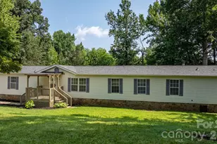 2786 Ridgecreek Dr, Morganton, NC 28655 - Photo 2