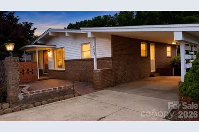 1857 8th Street Drive NE, Hickory, NC 28601 - Photo 2