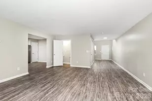 3219 Decapolis Dr, Charlotte, NC 28215 - Photo 6