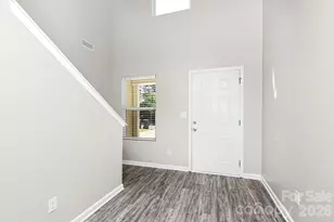 3219 Decapolis Dr, Charlotte, NC 28215 - Photo 2