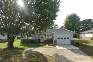 141 Derbyshire Dr, Hendersonville, NC 28792 - Photo 1