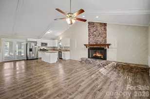 105 Windsong Ct, Gastonia, NC 28056 - Photo 4