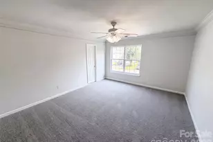 5732 Wallace Cabin Dr, Charlotte, NC 28212 - Photo 16