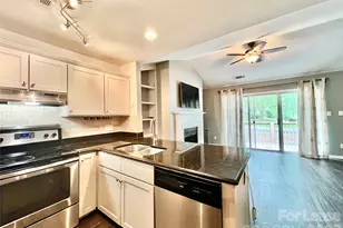 3306 Selwyn Farms Ln, Charlotte, NC 28209 - Photo 6