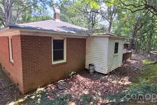 1036 Curve View Rd, Lincolnton, NC 28092 - Photo 6