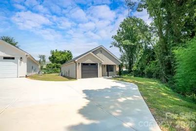 520 E Second Avenue, Gastonia, NC 28054 - Photo 1